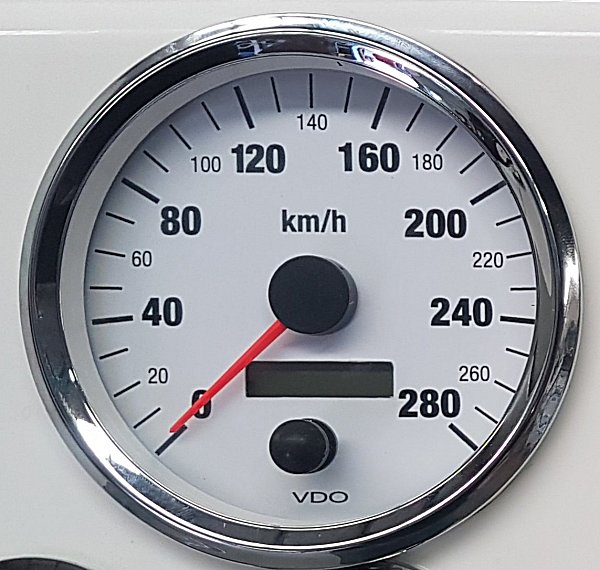 Speedometer Chrome Bezel 0-120mph 85mm dia. Odometer and trip distance LC-Display 12V