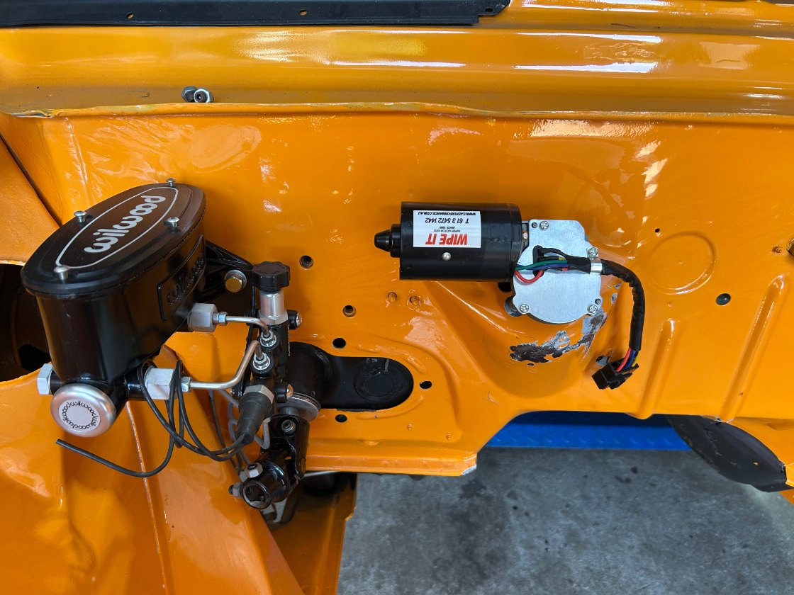 HK-T-G HOLDEN WIPER MOTOR FITTED